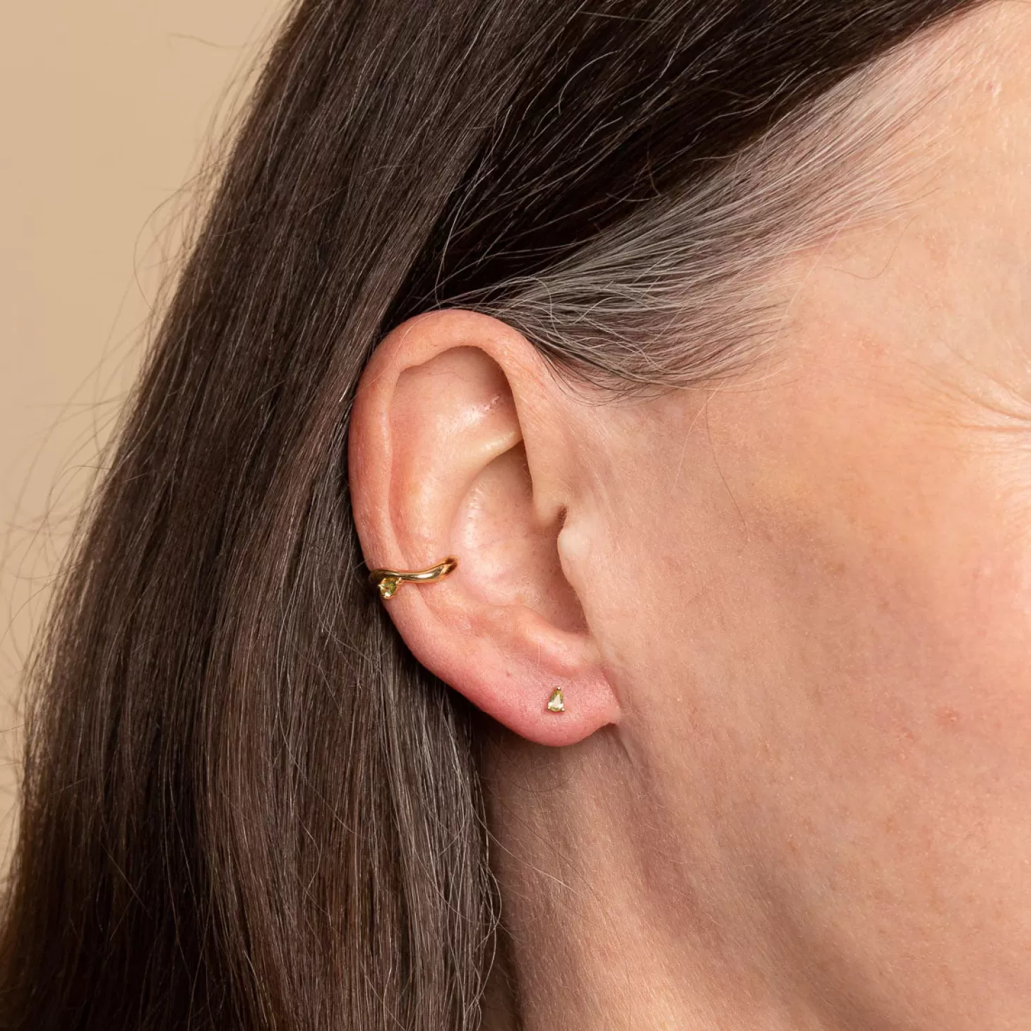 Astrid & Miyu Olivine Wave Ear Cuff In Gold 18K Gold Plated Sterling Silver Fashion