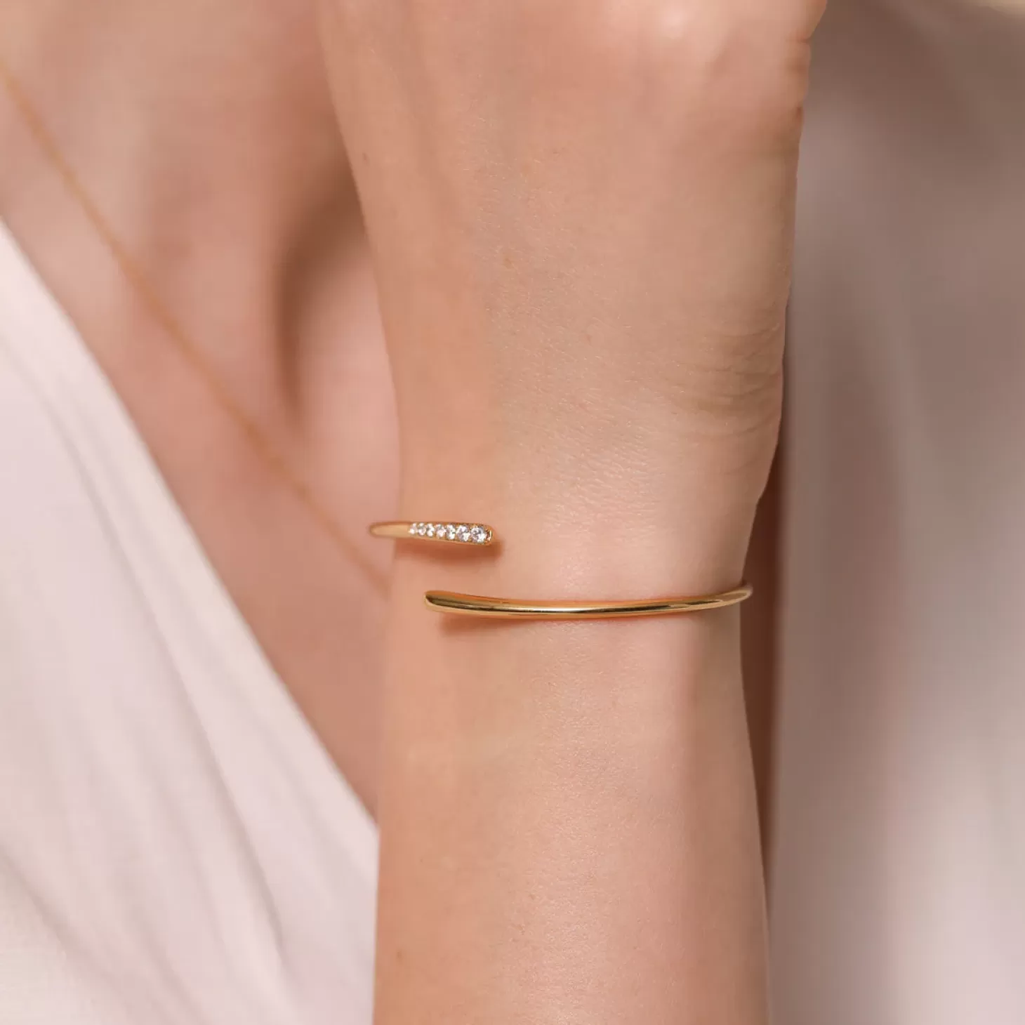 Astrid & Miyu Orbit Crystal Cuff In Gold 18K Gold Plated Sterling Silver New