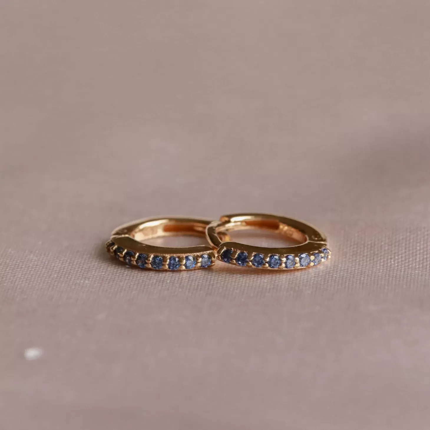 Astrid & Miyu September Birthstone Huggies In Gold With Sapphire Cz 18K Gold Plated Sterling Silver Best Sale